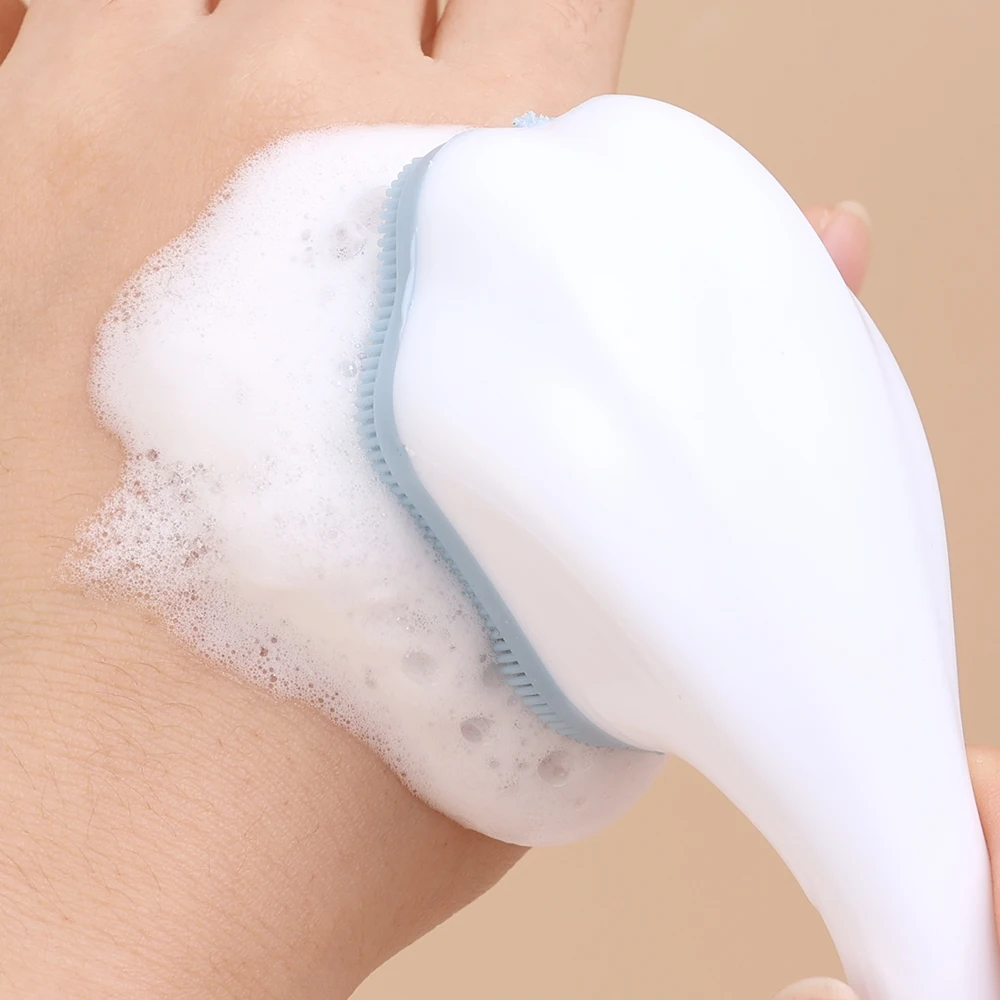 Patte de Velours — Velvet Paw Cleansing Brush