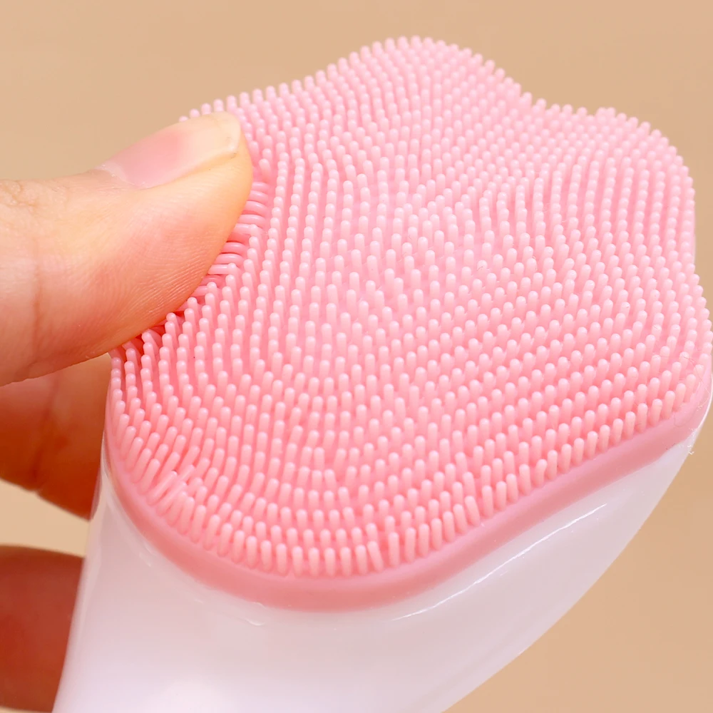 Patte de Velours — Velvet Paw Cleansing Brush